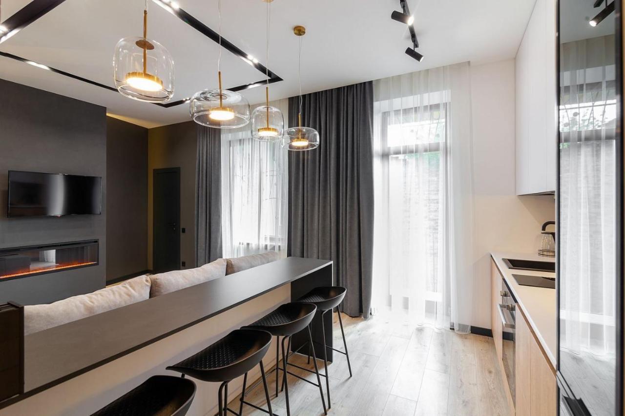 Royal Romantic Apartment With Bathtub Lwów Zewnętrze zdjęcie